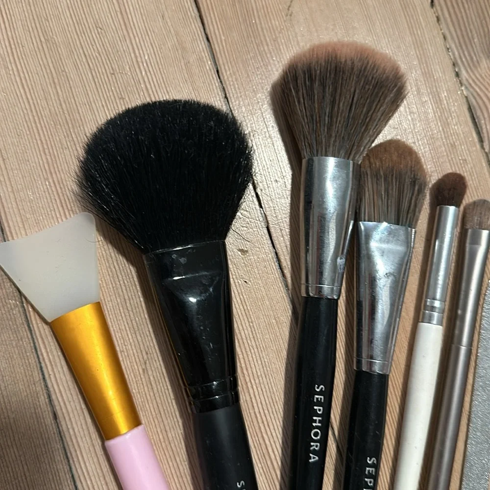 MOVING SALE - MAKE UP BRUSHES & TOOLS SET